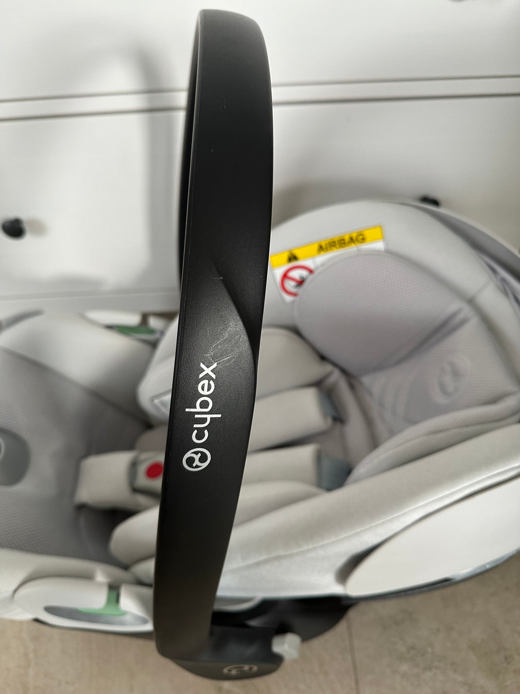 Cybex cloud T i-Size Platinum white plus - Babyschale mit Liegefunktion