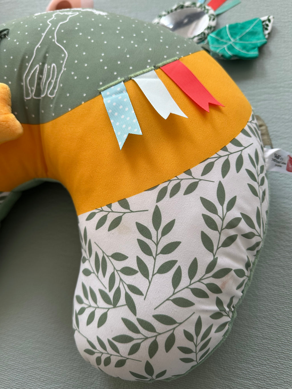 Vulli Sophie la Girafe Baby-Spielkissen – 2-in-1 Lern- und Kuschelkissen ab 3 Monate