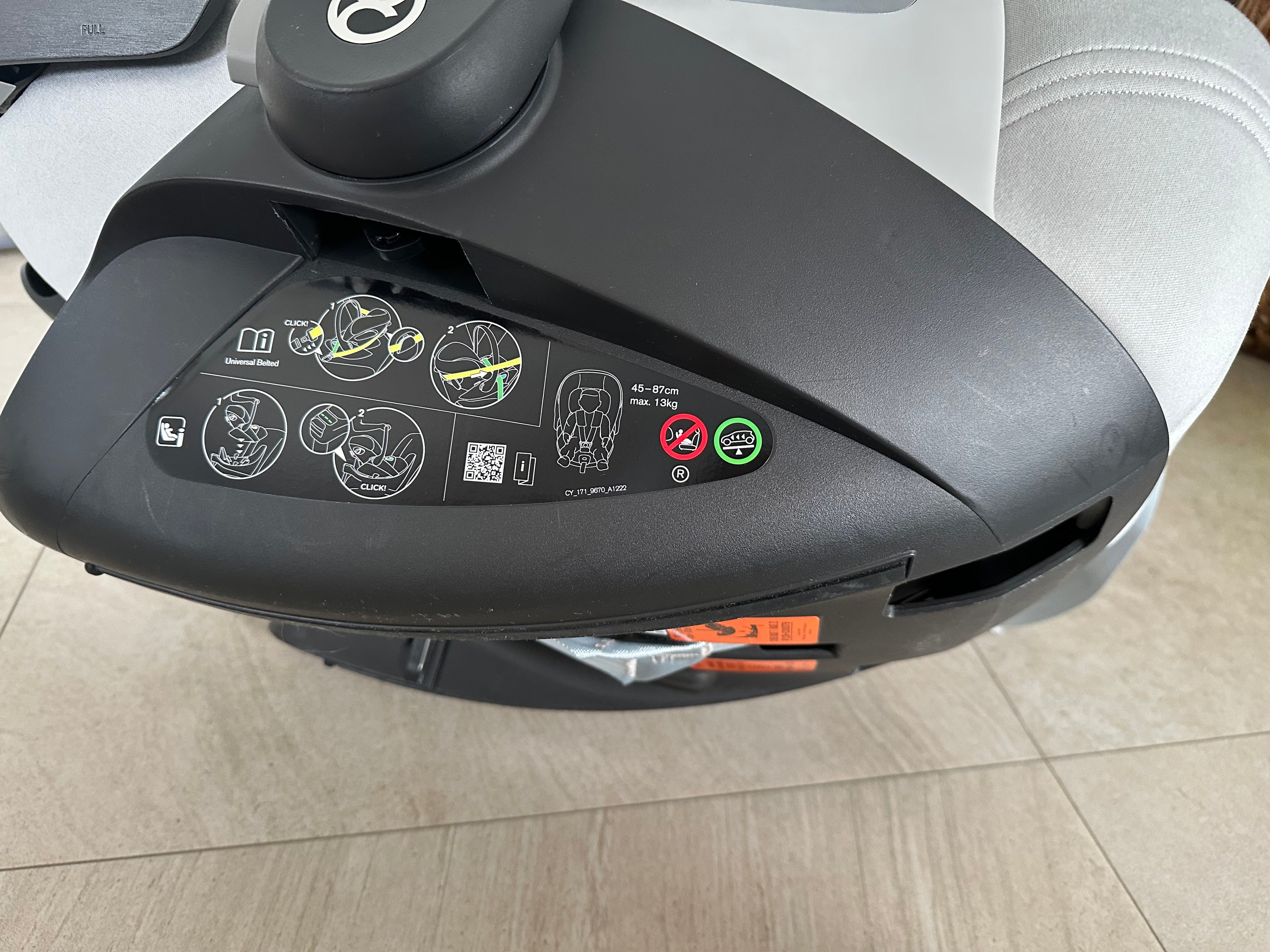 Cybex cloud T i-Size Platinum white plus - Babyschale mit Liegefunktion