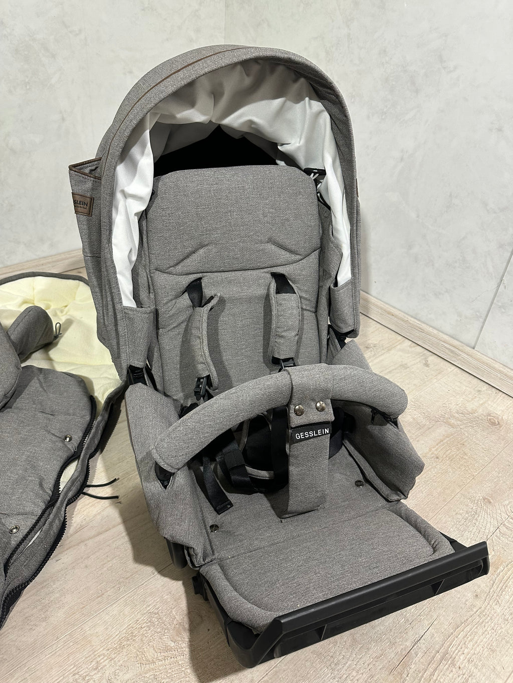 Gesslein Sitzeinheit Sportwagenaufsatz Classic grau mit Loop und Fußsack