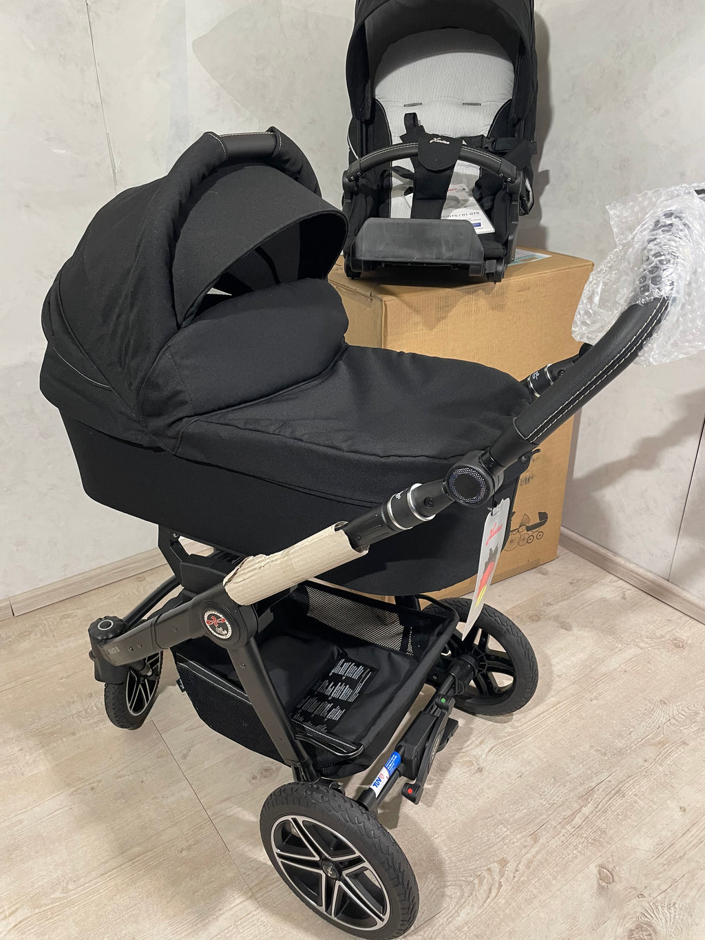 Hartan Racer GTS Kombikinderwagen black pinstripe