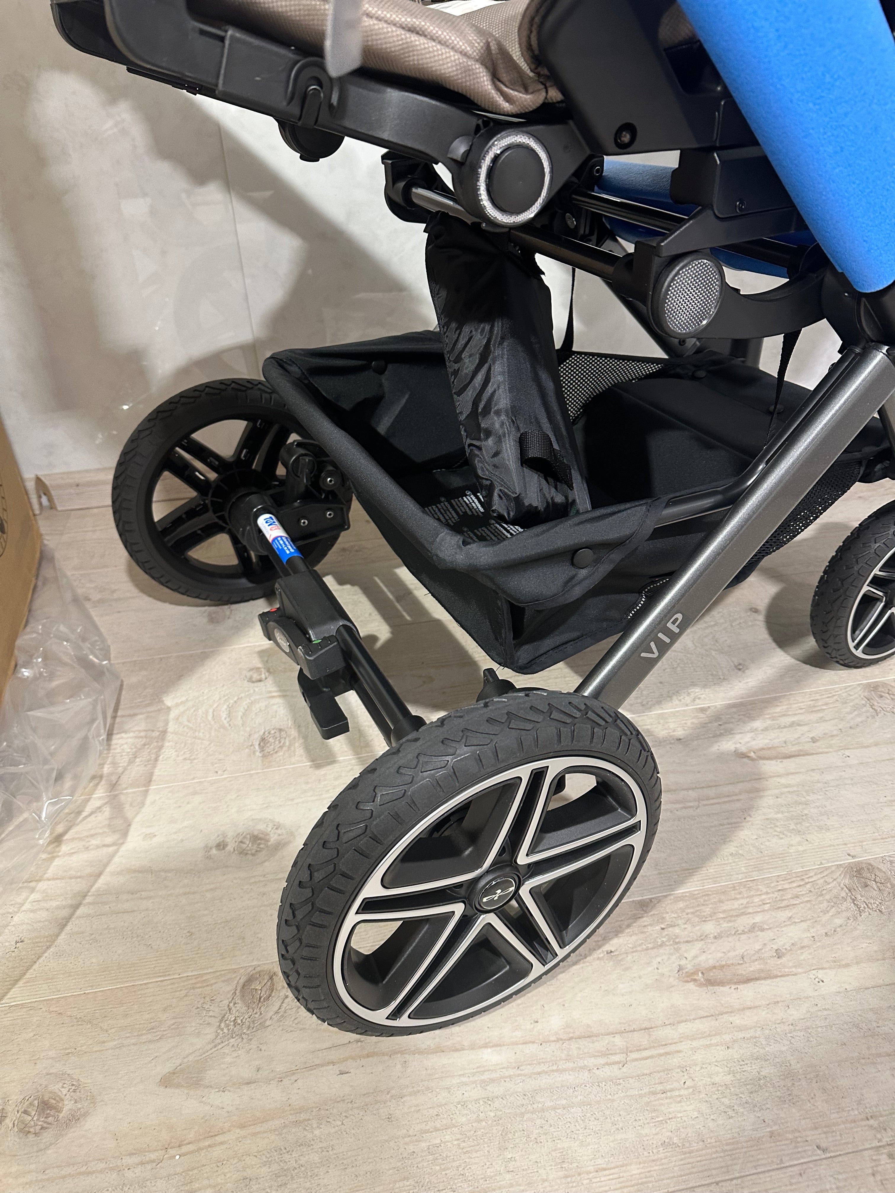 Hartan VIP GTS Sportwagen happy feet Kinderwagen mit Sportsitz