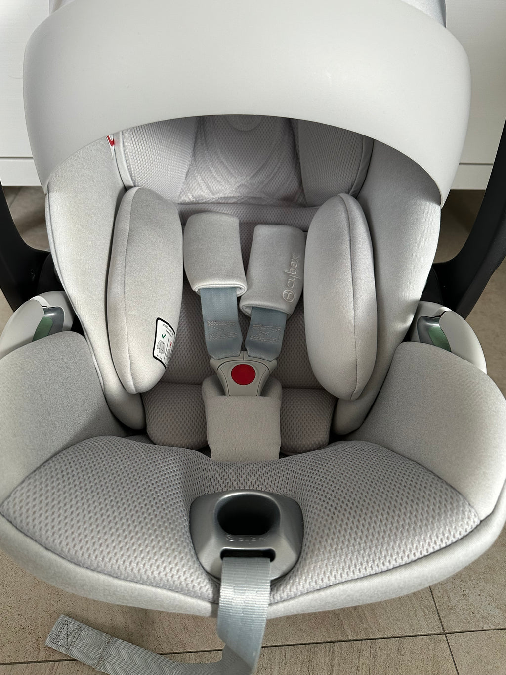 Cybex cloud T i-Size Platinum white plus - Babyschale mit Liegefunktion