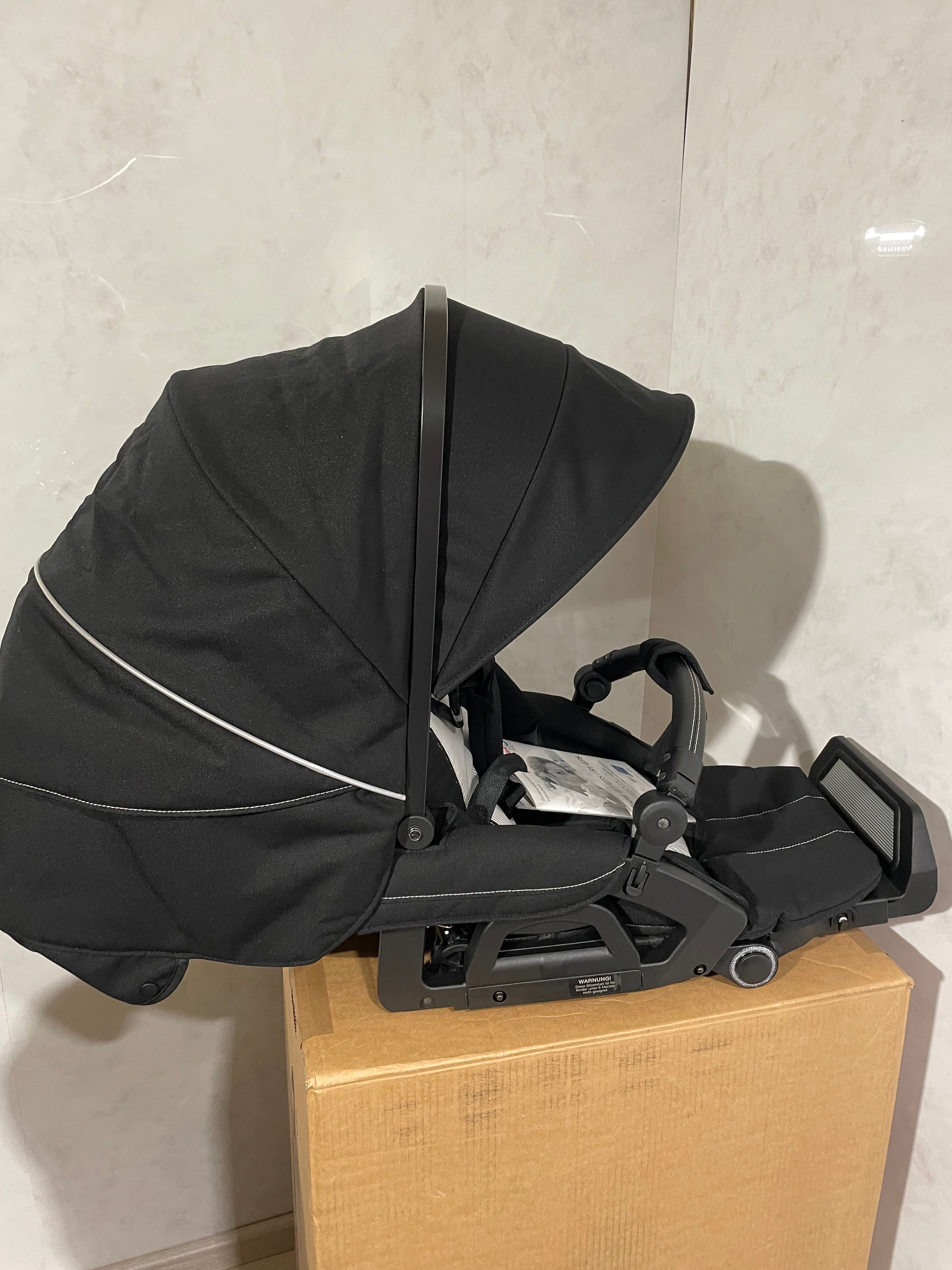Hartan Racer GTS Kombikinderwagen black pinstripe