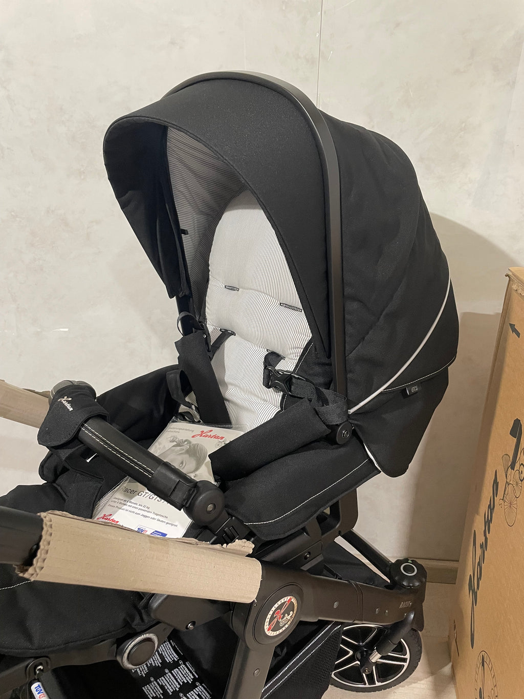 Hartan Racer GTS Kombikinderwagen black pinstripe