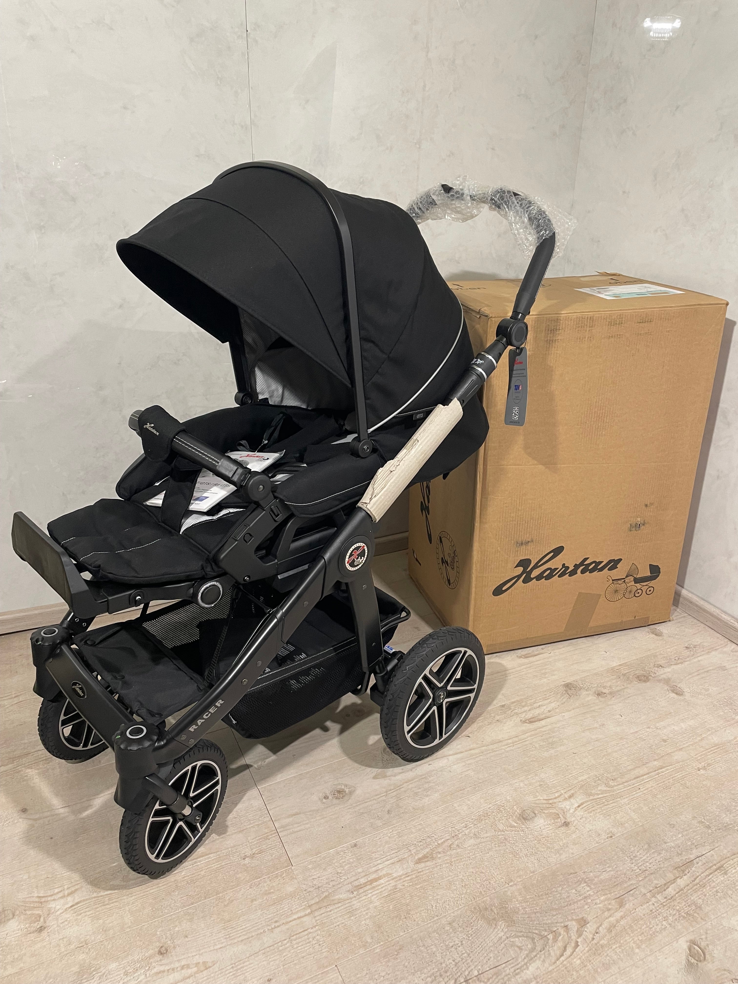 Hartan Racer GTS Kombikinderwagen black pinstripe