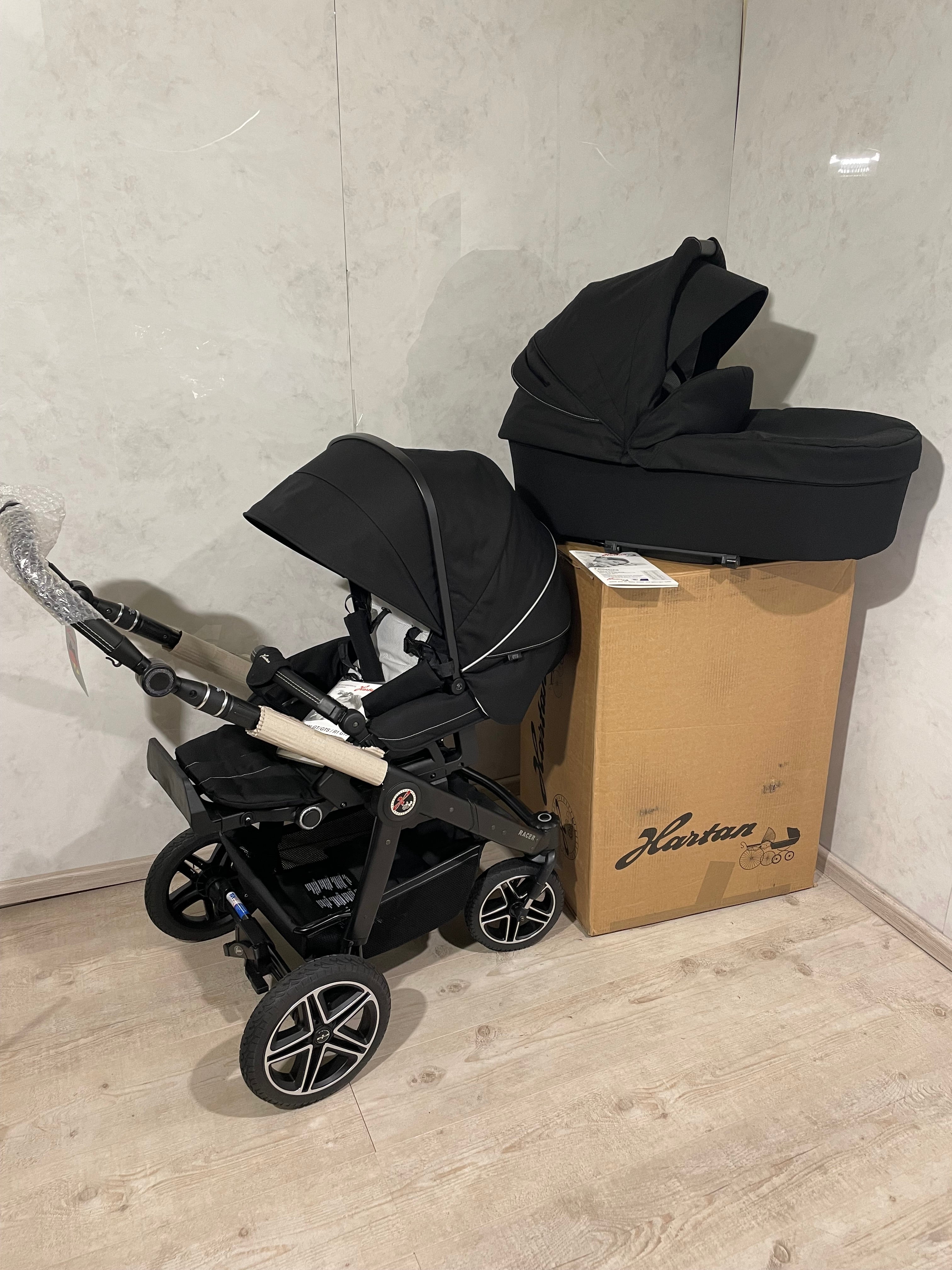 Hartan Racer GTS Kombikinderwagen black pinstripe