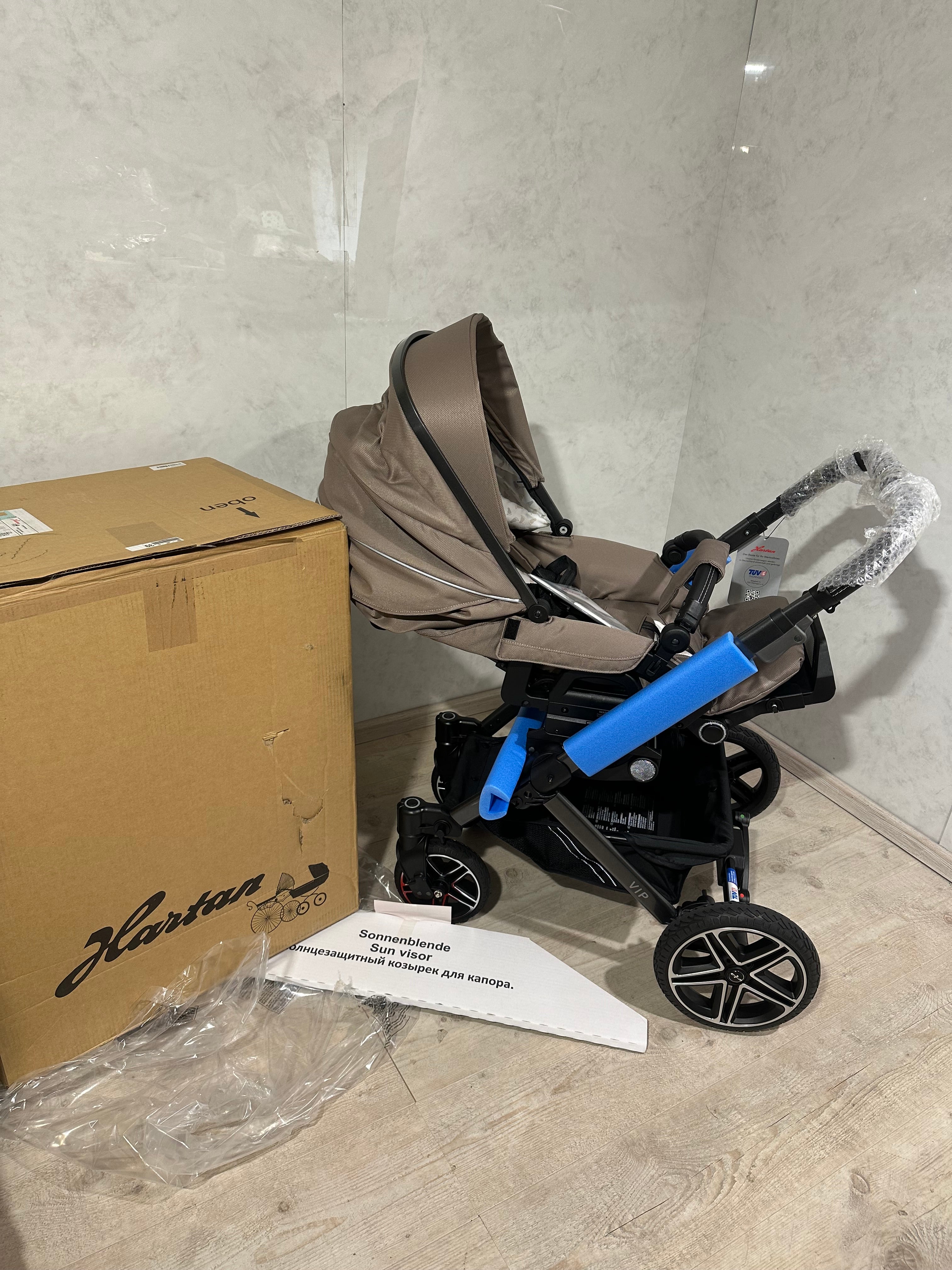 Hartan VIP GTS Sportwagen happy feet Kinderwagen mit Sportsitz