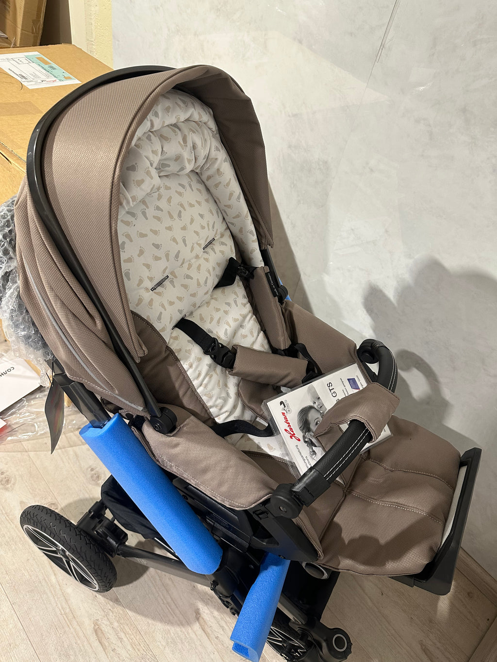 Hartan VIP GTS Sportwagen happy feet Kinderwagen mit Sportsitz