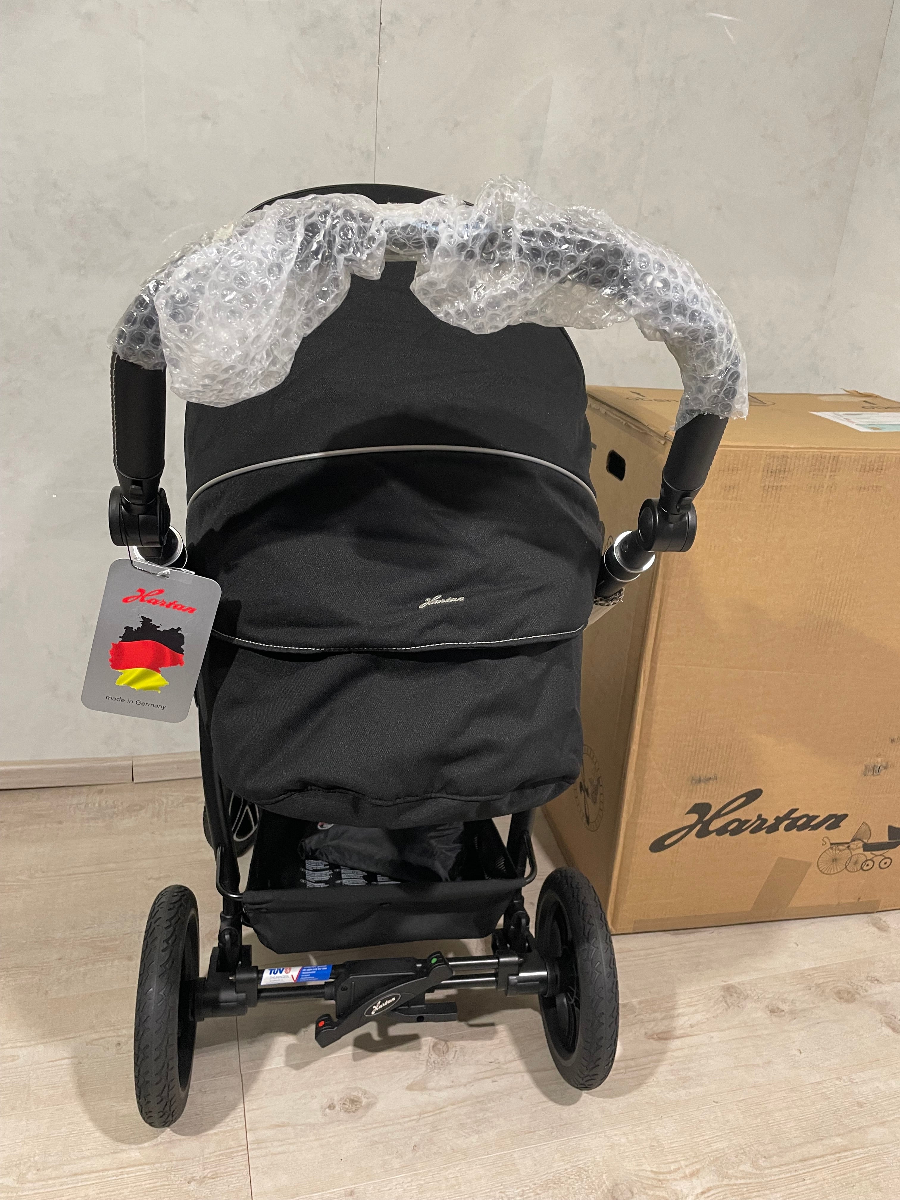 Hartan Racer GTS Kombikinderwagen black pinstripe