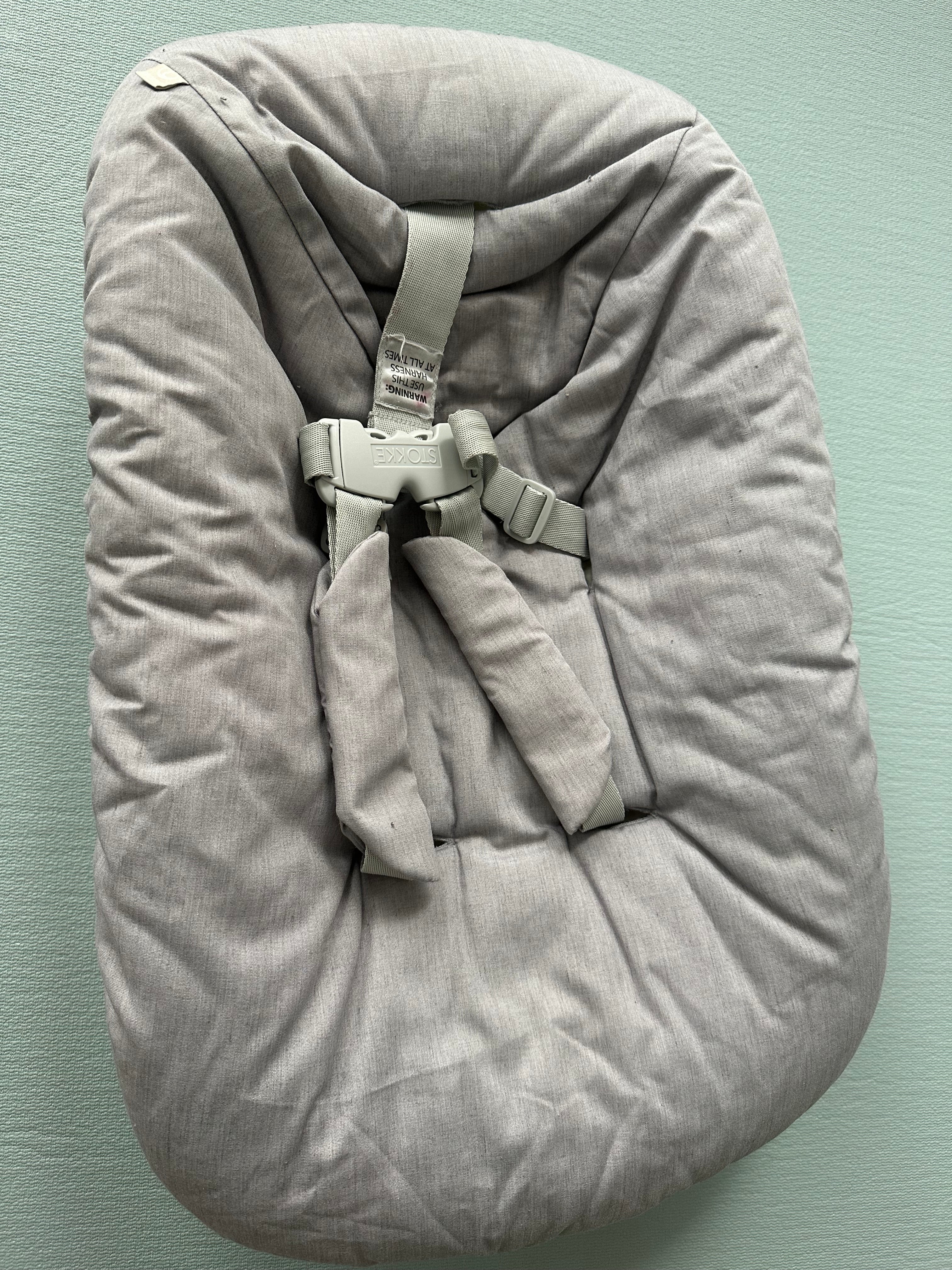 Stokke Tripp Trapp newborn set Aufsatz grau gebraucht