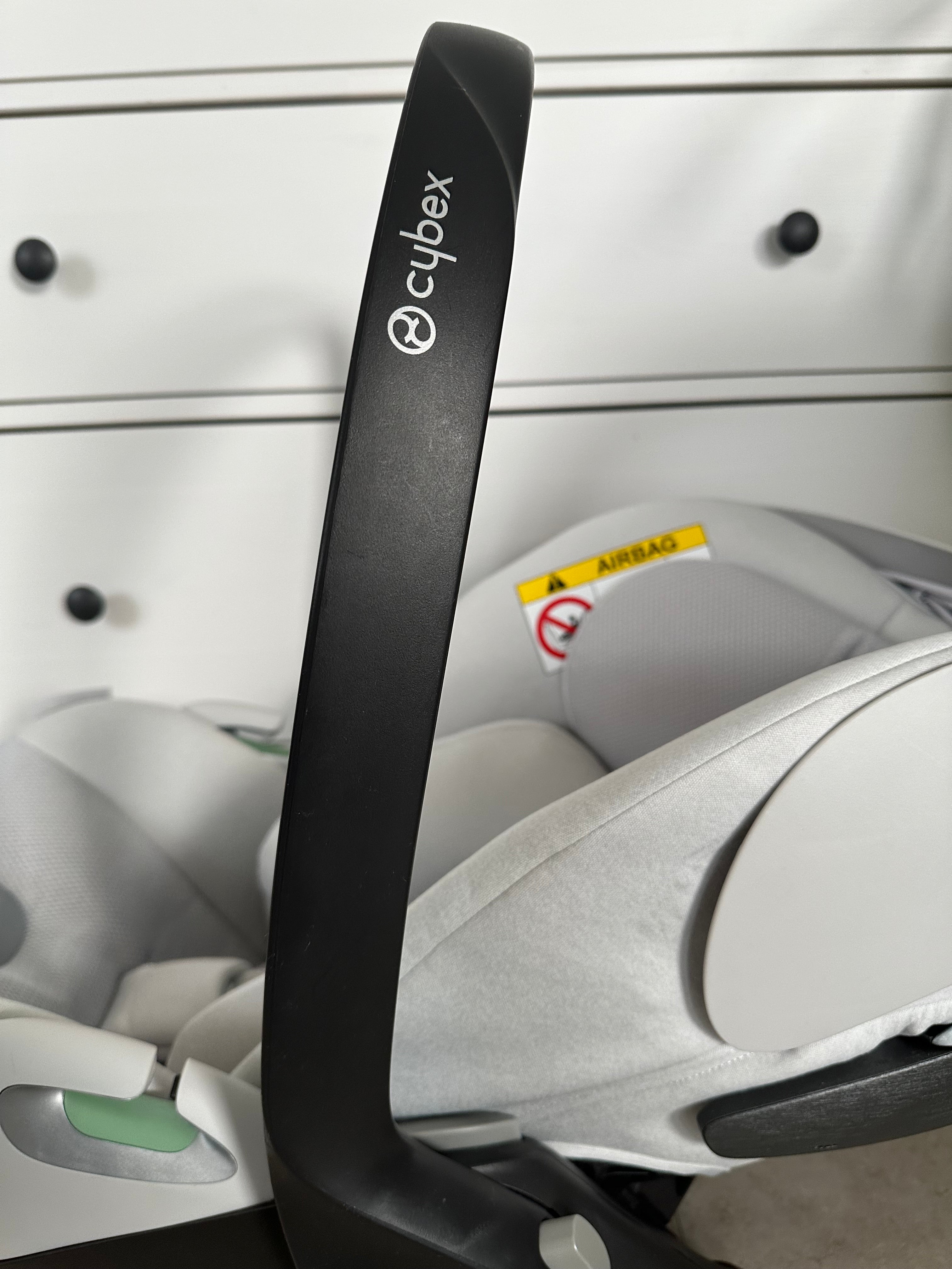Cybex cloud T i-Size Platinum white plus - Babyschale mit Liegefunktion