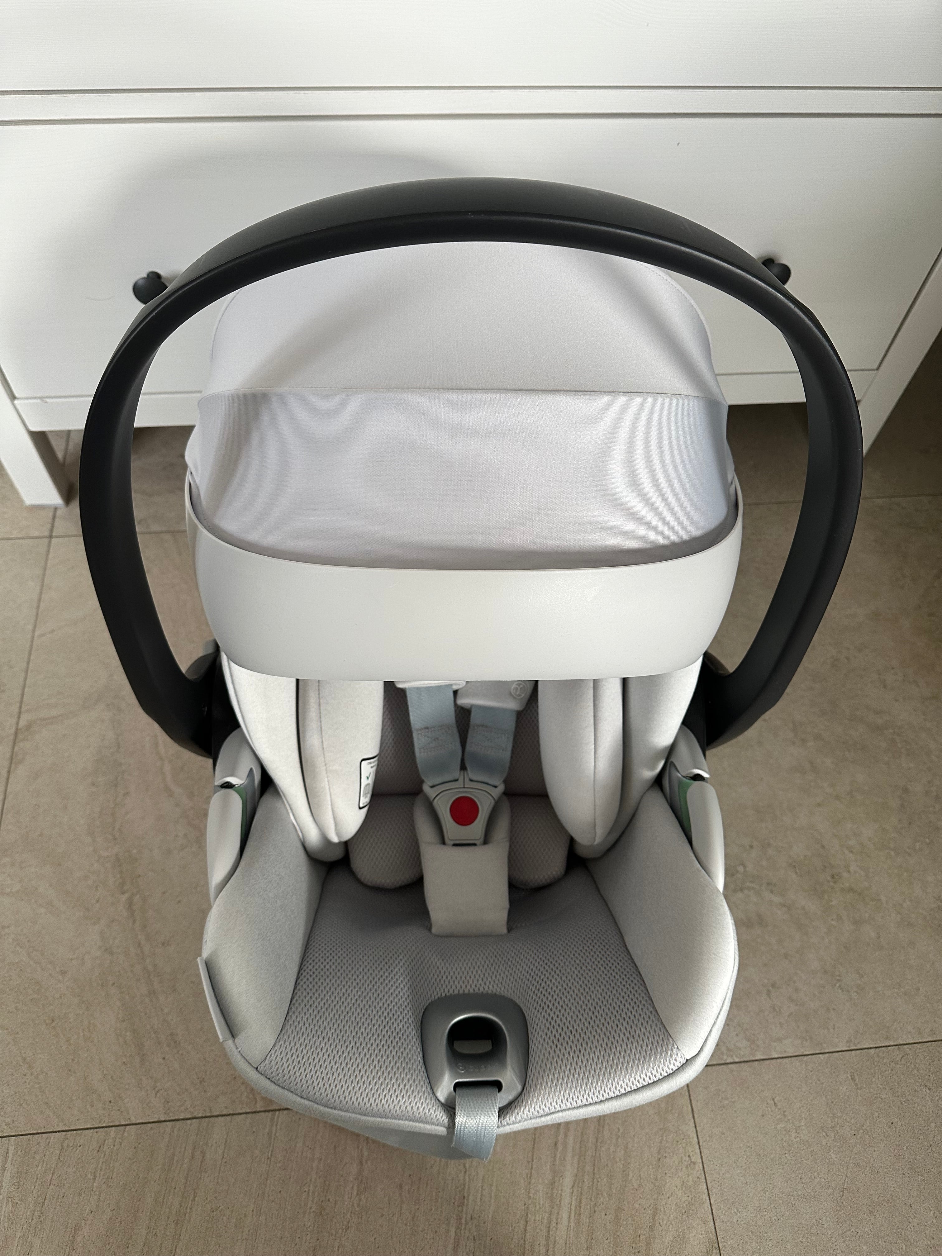 Cybex cloud T i-Size Platinum white plus - Babyschale mit Liegefunktion