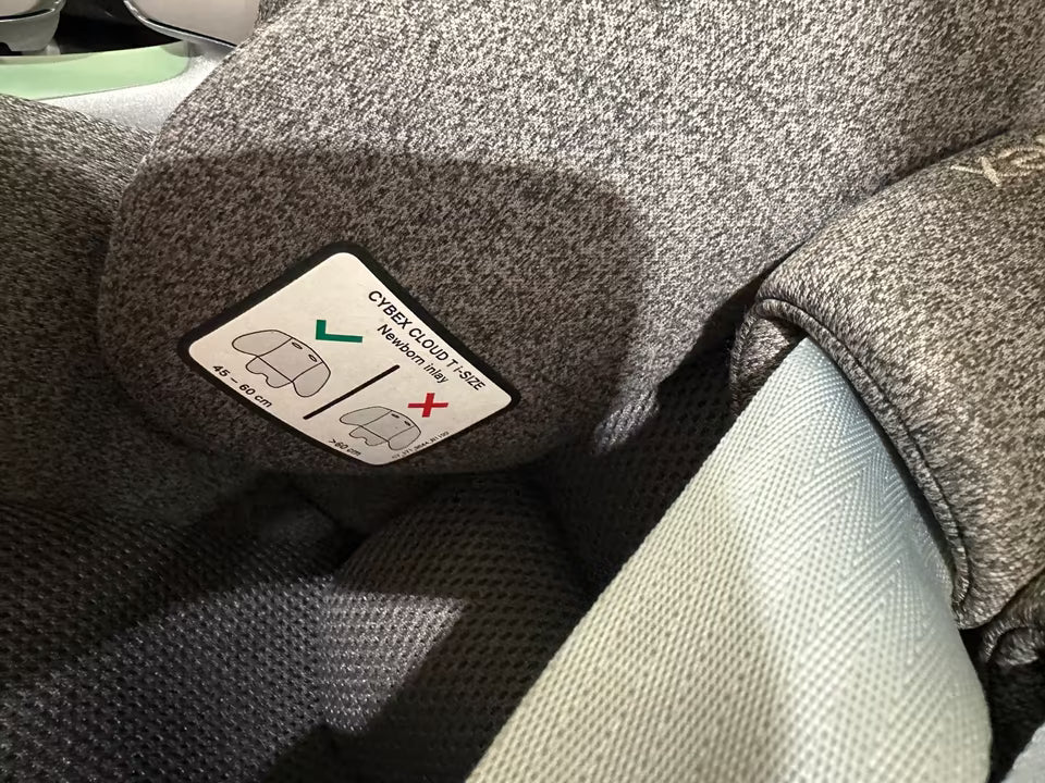 Cybex cloud T Mirage Grey plus + Base T Babyschale 360 grad - gebraucht sehr gut