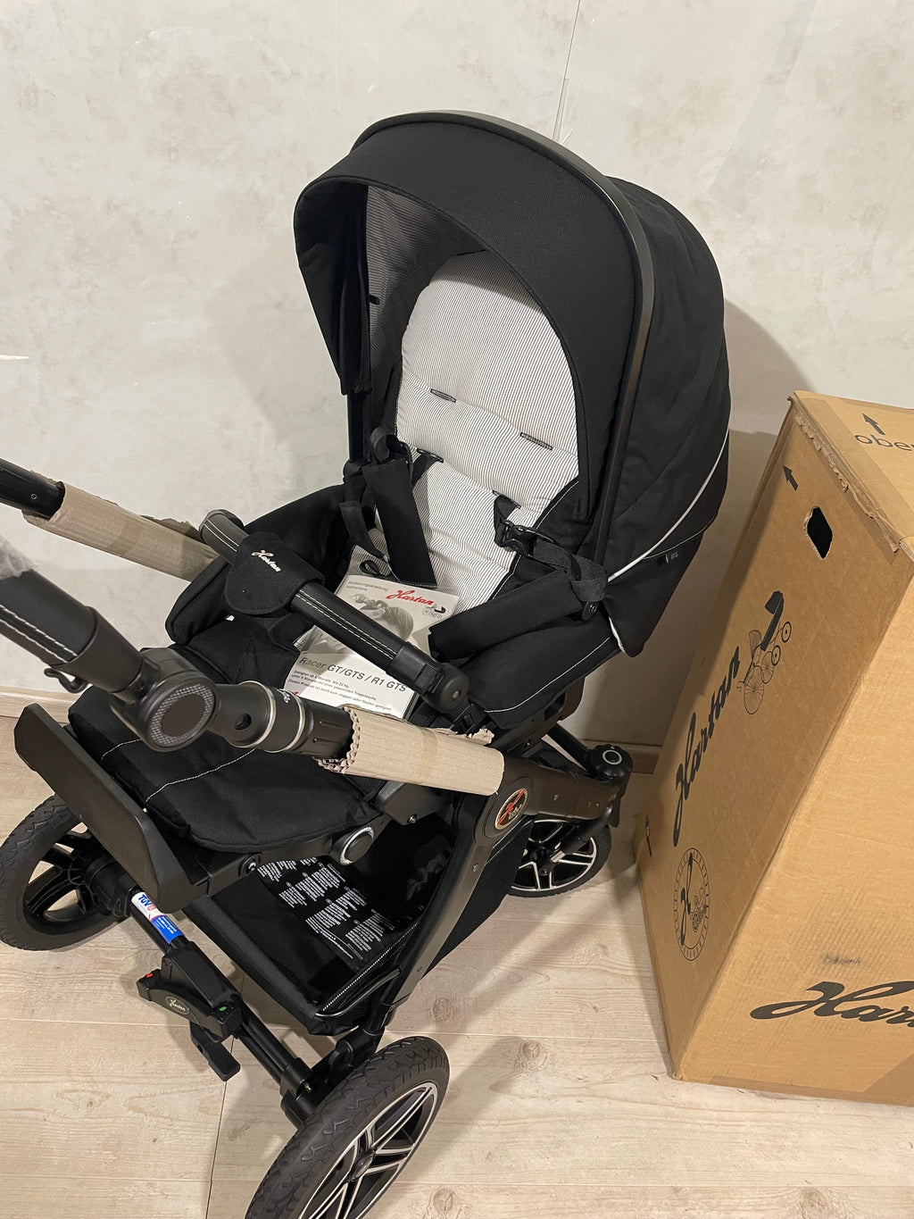 Hartan Racer GTS Kombikinderwagen black pinstripe