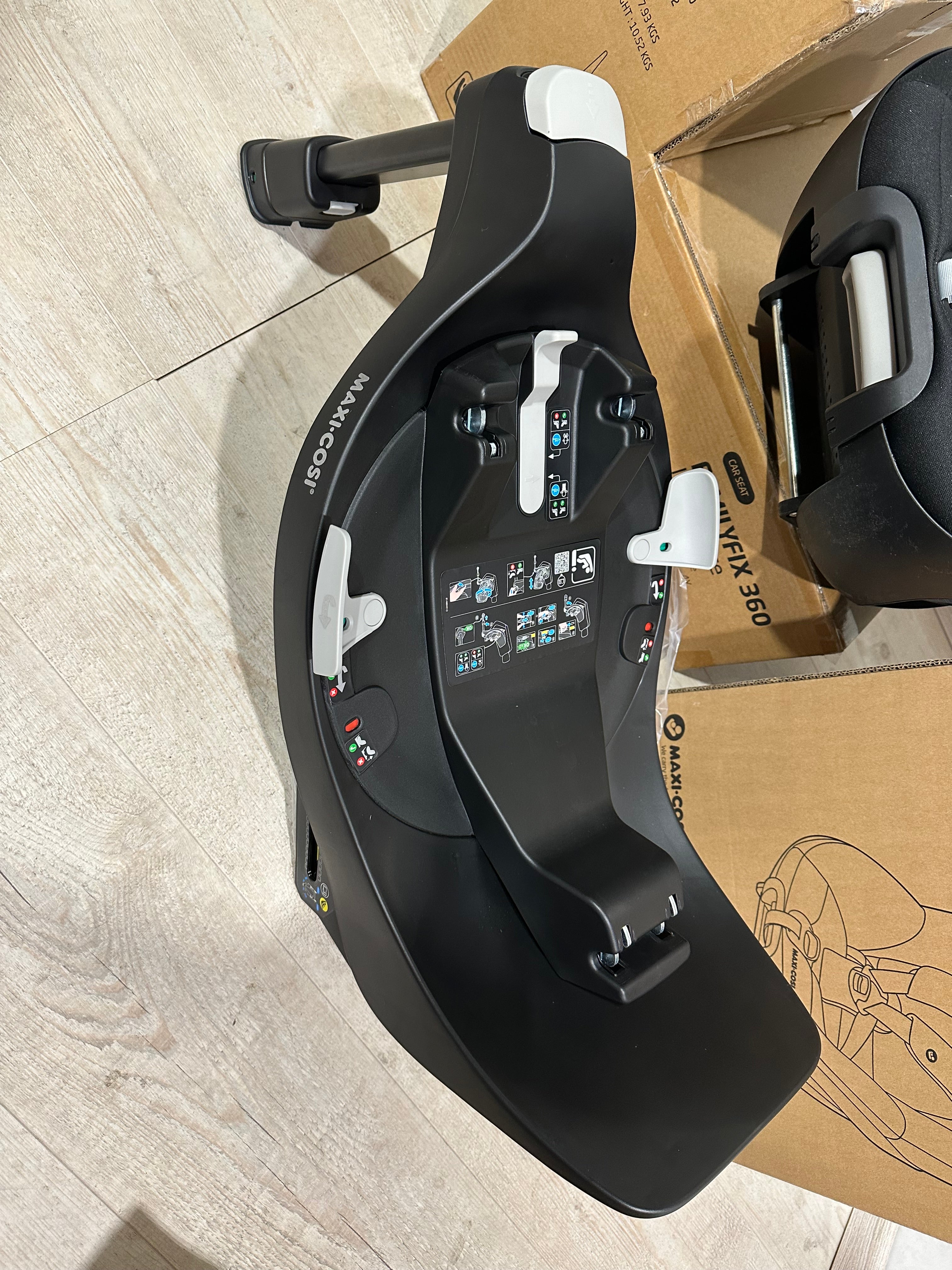 Maxi Cosi Pearl 360 Set mit Familyfix 360 Authentic Black