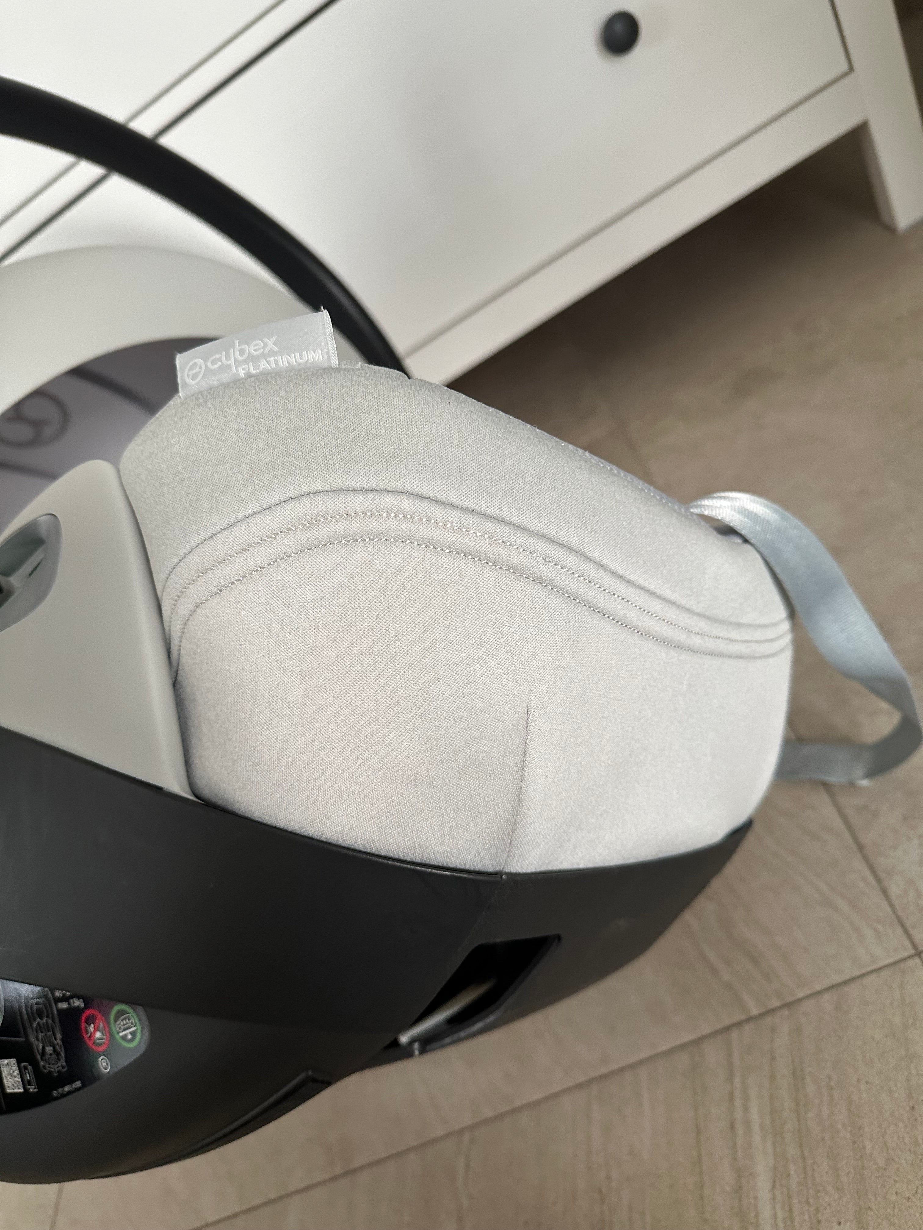 Cybex cloud T i-Size Platinum white plus - Babyschale mit Liegefunktion