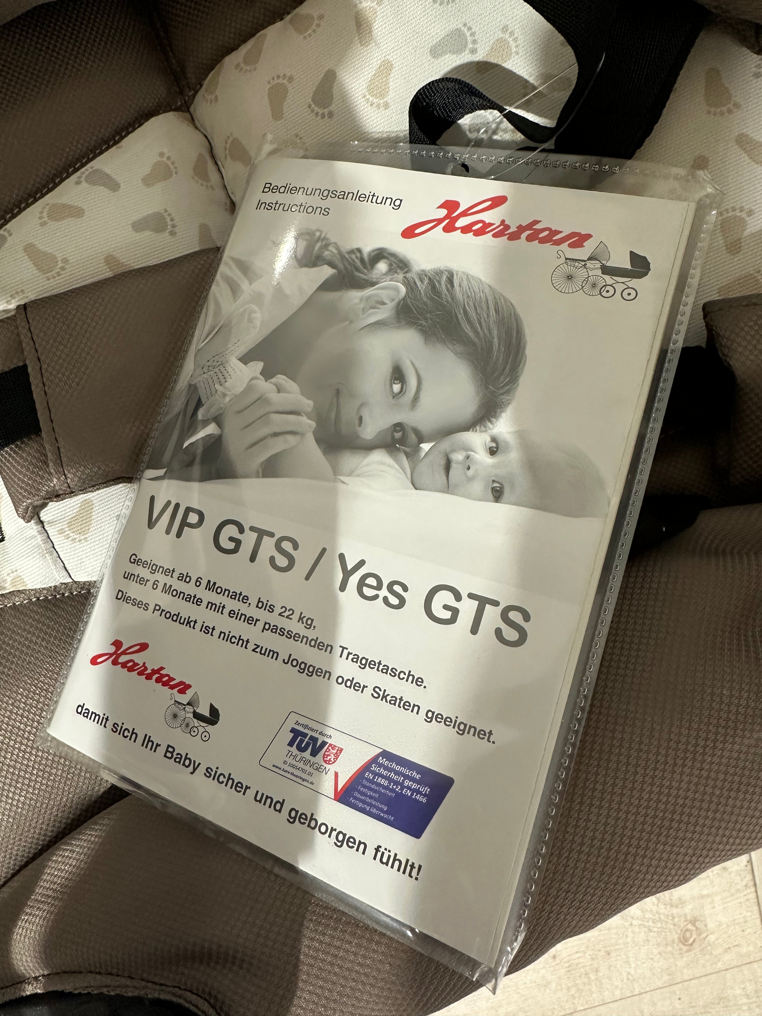 Hartan VIP GTS Sportwagen happy feet Kinderwagen mit Sportsitz