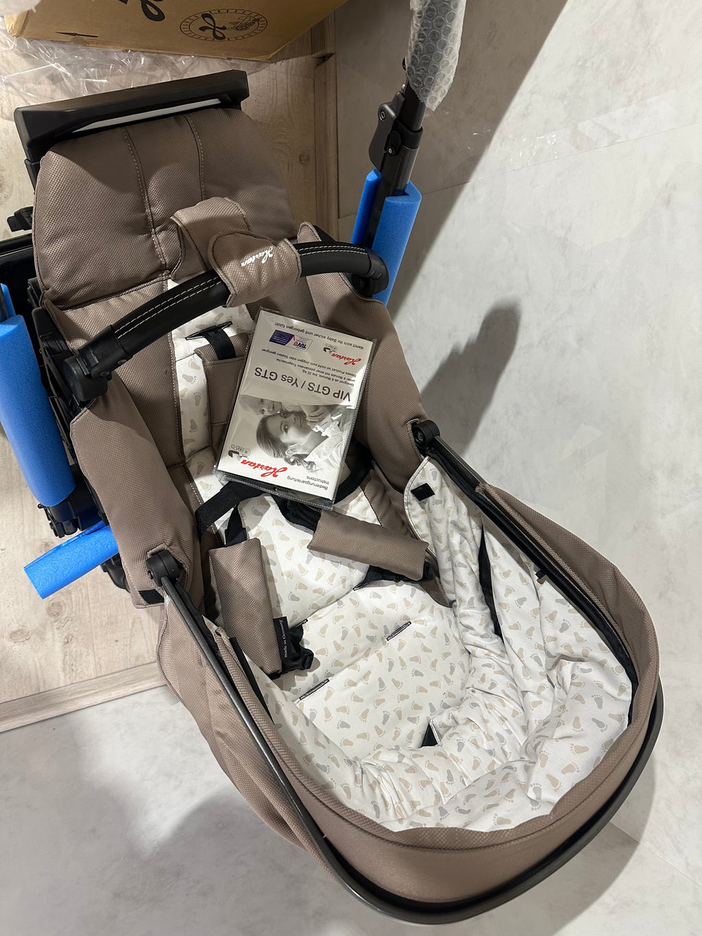 Hartan VIP GTS Sportwagen happy feet Kinderwagen mit Sportsitz