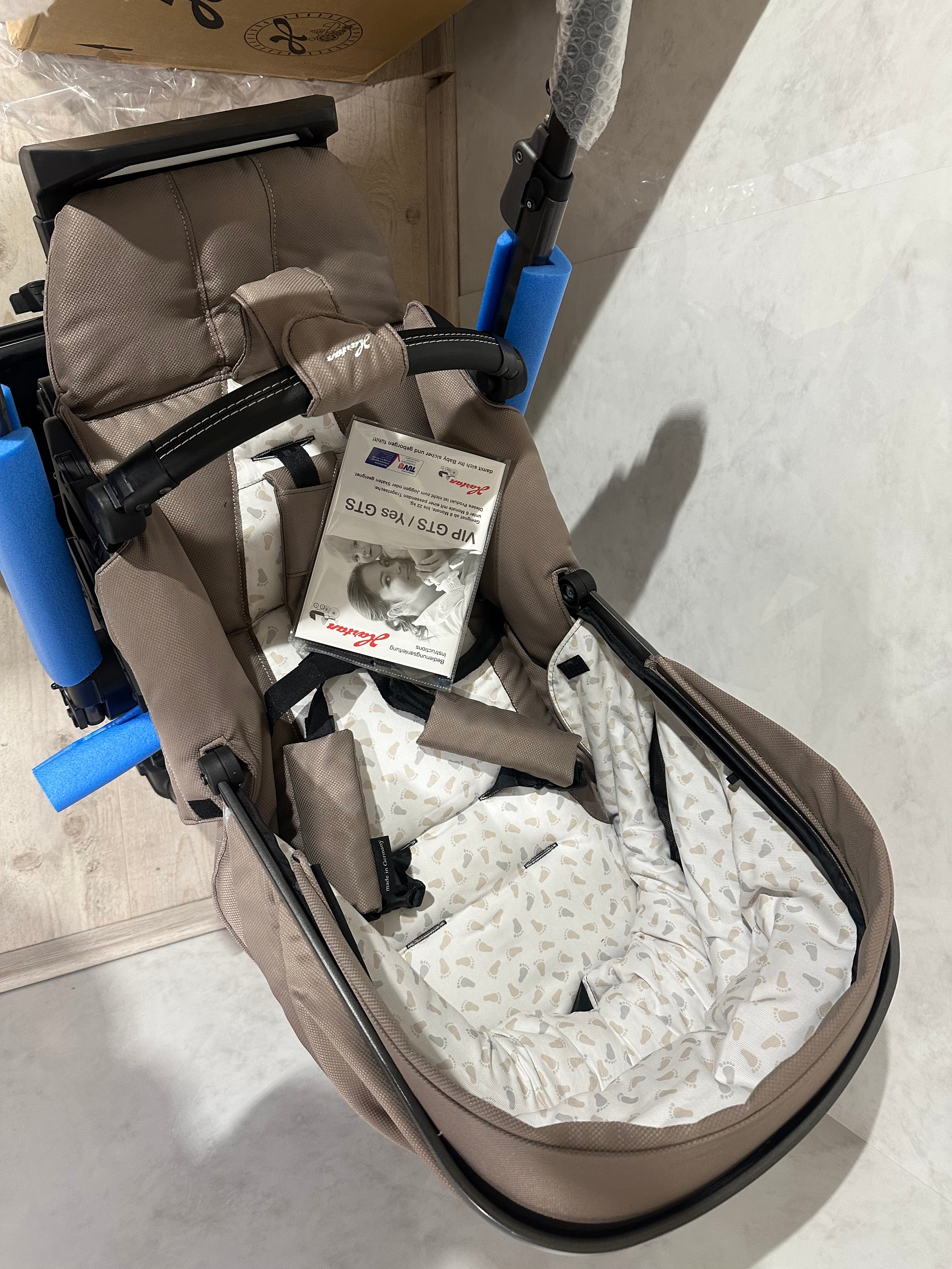 Hartan VIP GTS Sportwagen happy feet Kinderwagen mit Sportsitz