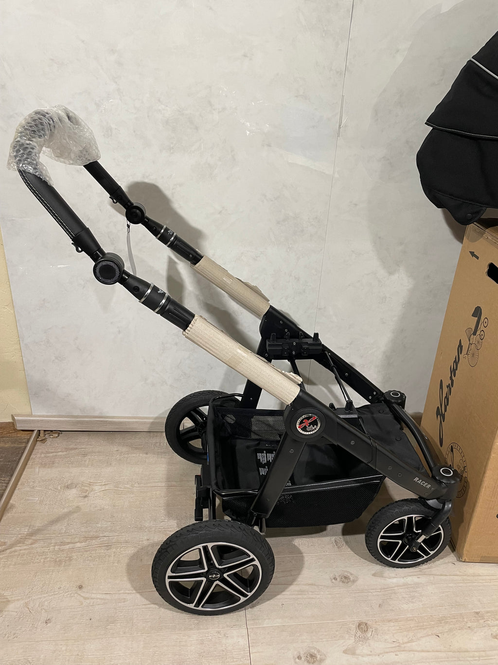 Hartan Racer GTS Kombikinderwagen black pinstripe