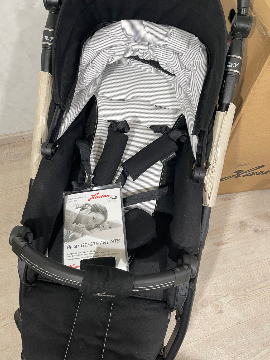 Hartan Racer GTS Kombikinderwagen black pinstripe