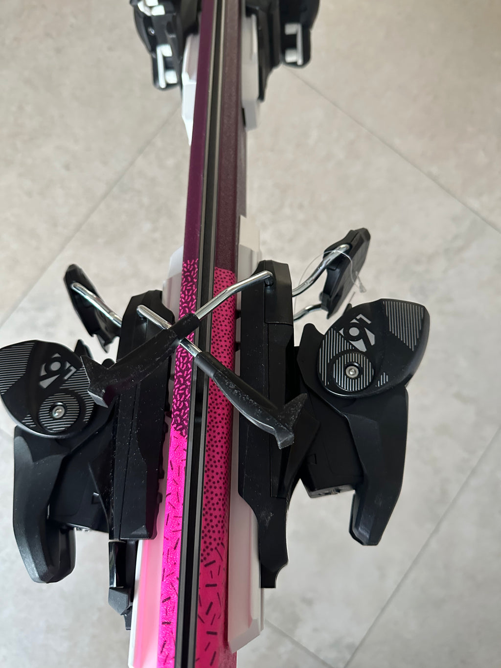 Salomon Lux JR 130cm Kinder-Ski mit Bindung – Leichter All-Mountain Ski für junge Fahrer