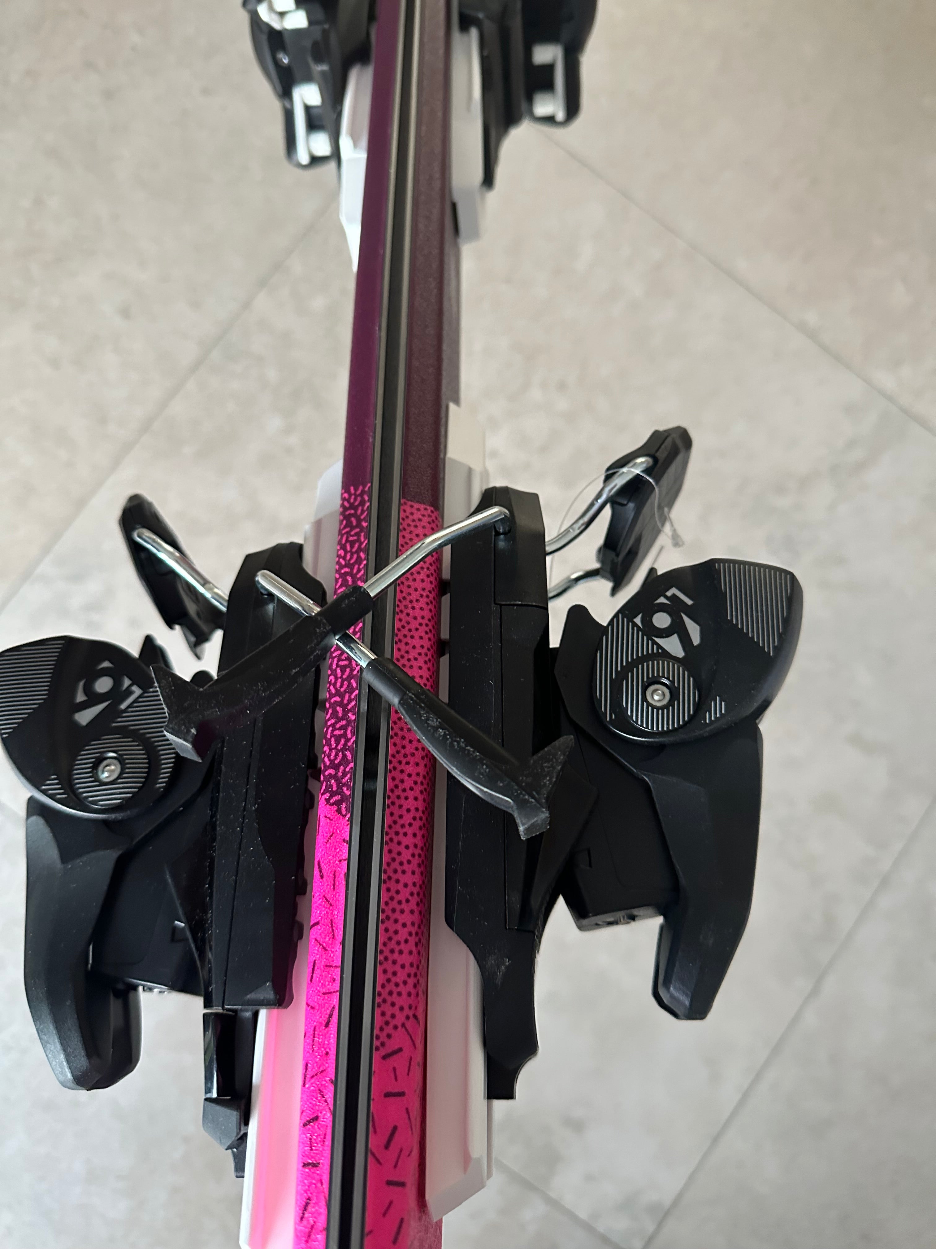 Salomon Lux JR 130cm Kinder-Ski mit Bindung – Leichter All-Mountain Ski für junge Fahrer