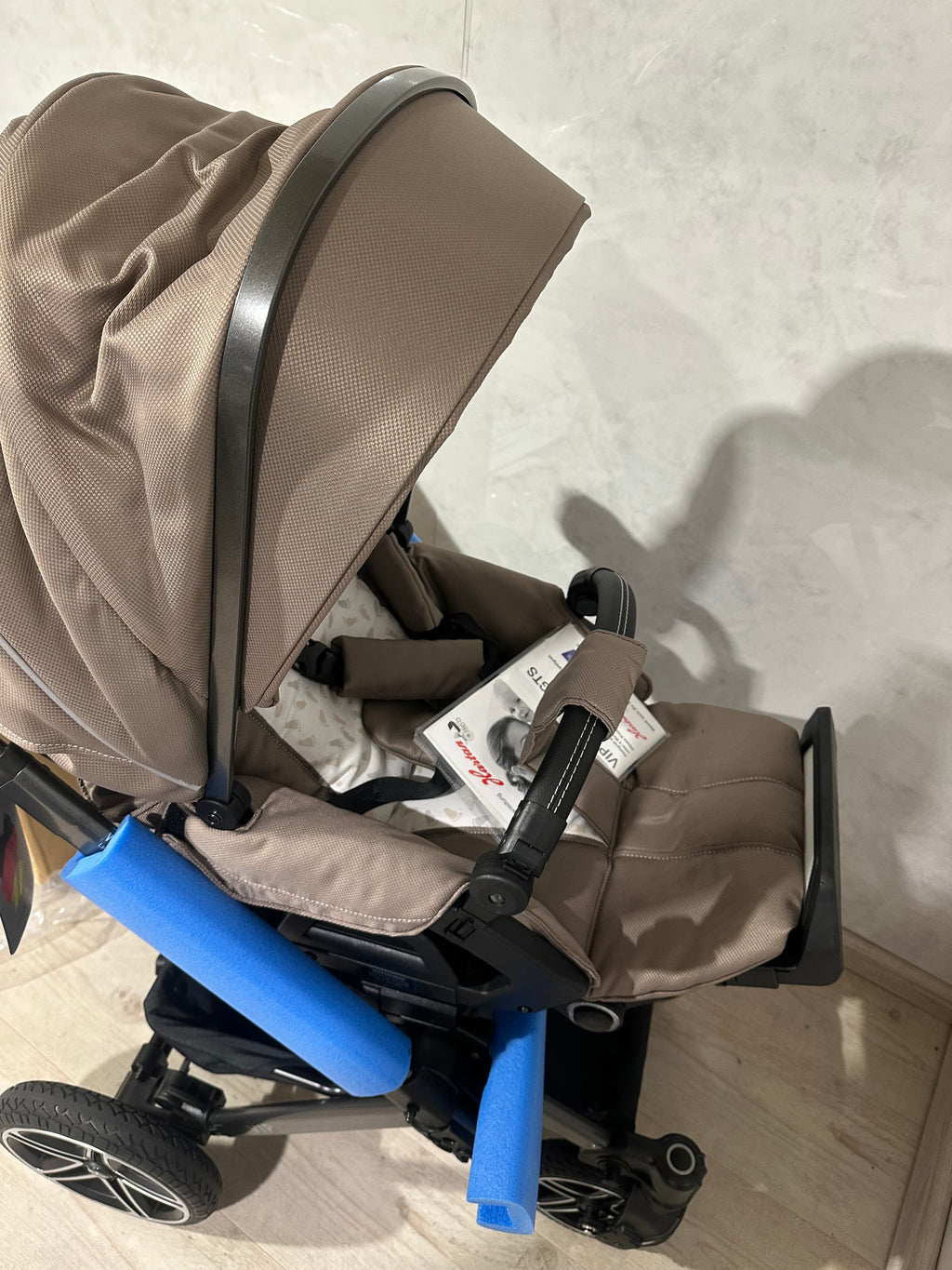 Hartan VIP GTS Sportwagen happy feet Kinderwagen mit Sportsitz