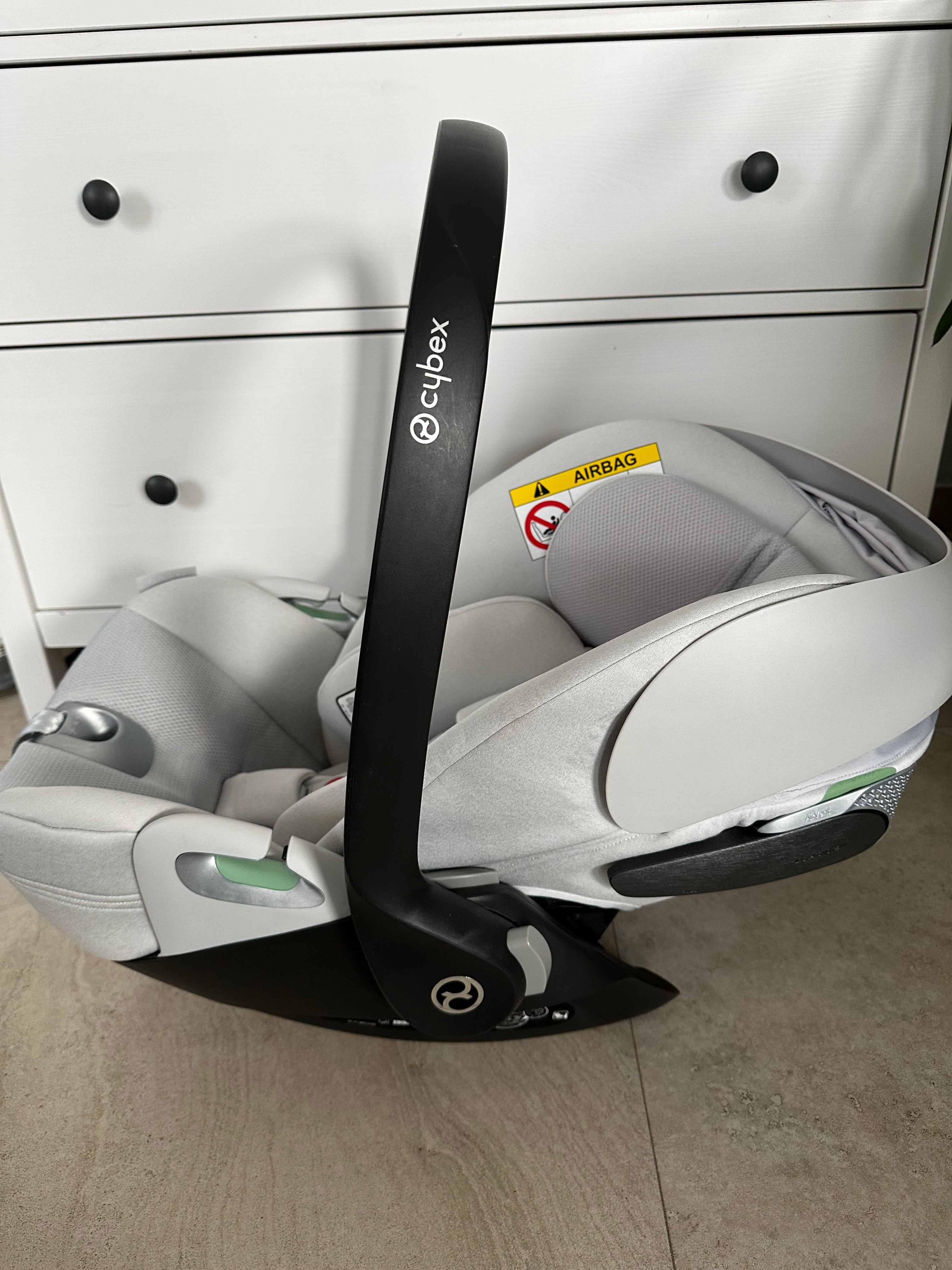 Cybex cloud T i-Size Platinum white plus - Babyschale mit Liegefunktion