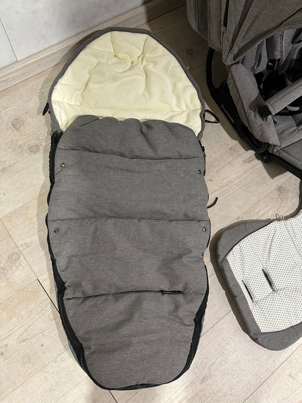 Gesslein Sitzeinheit Sportwagenaufsatz Classic grau mit Loop und Fußsack