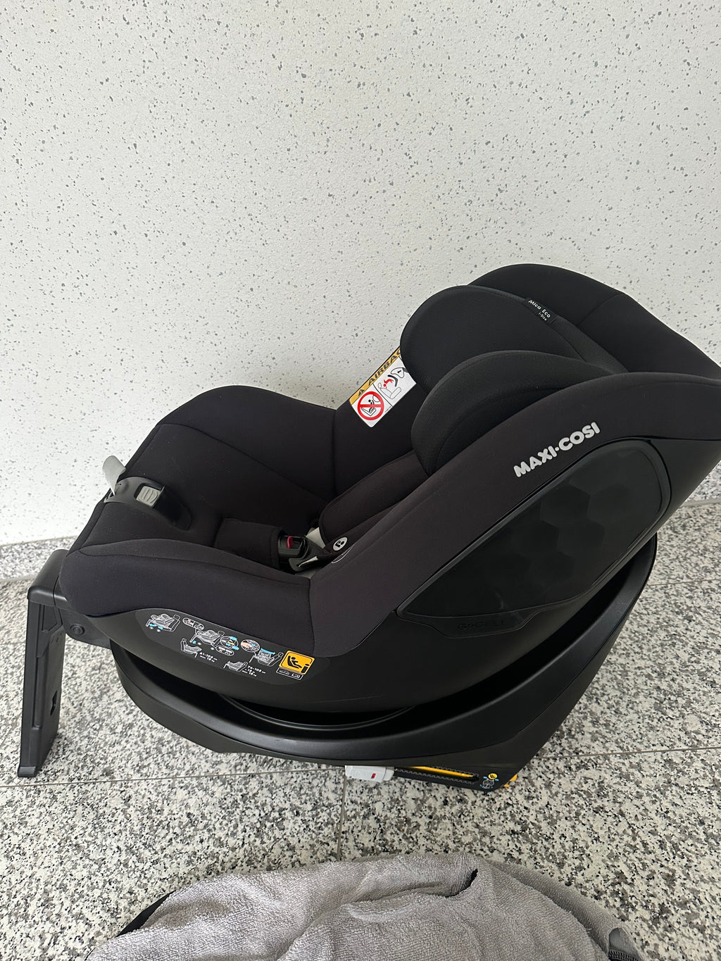 Maxi Cosi Mica eco I-size Reboarder 360 grad authentic black