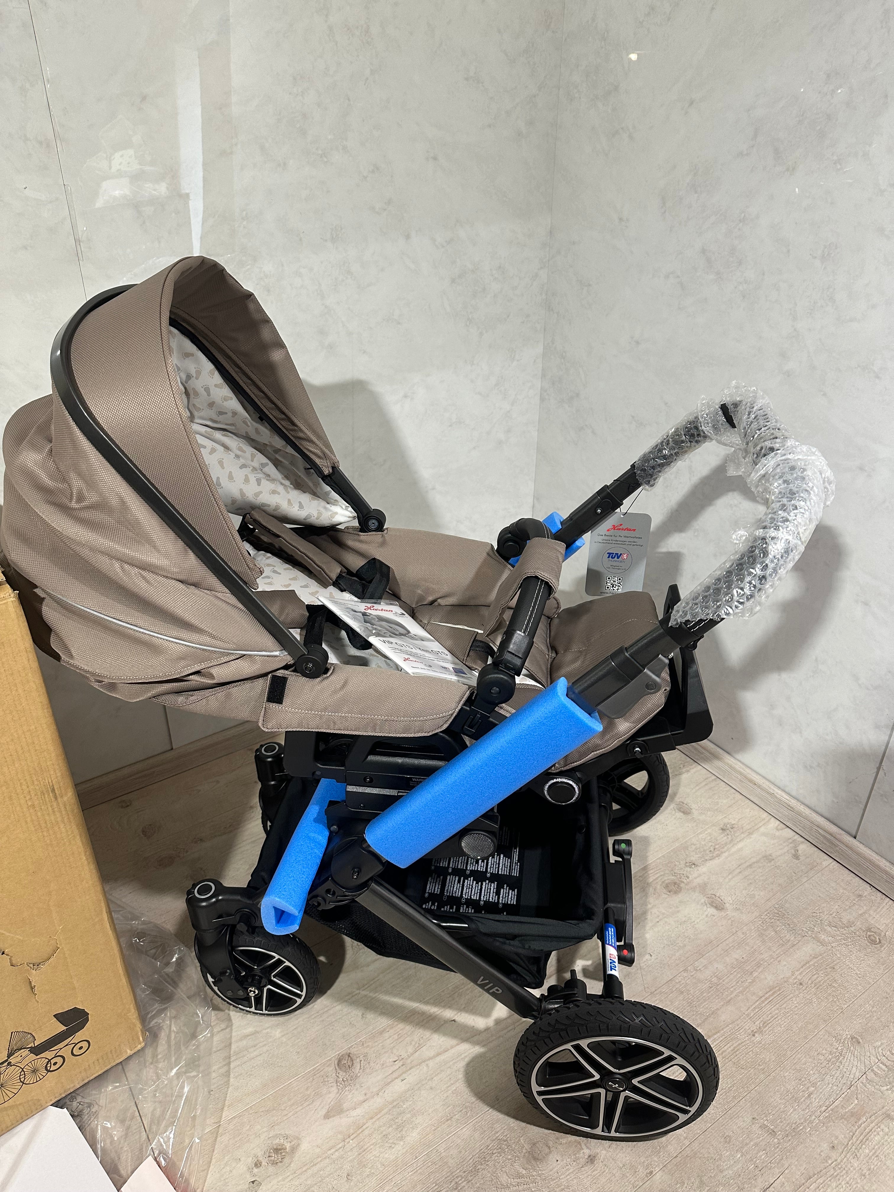 Hartan VIP GTS Sportwagen happy feet Kinderwagen mit Sportsitz