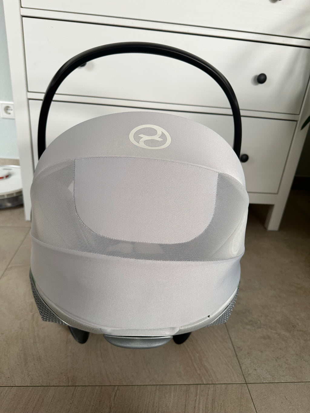 Cybex cloud T i-Size Platinum white plus - Babyschale mit Liegefunktion