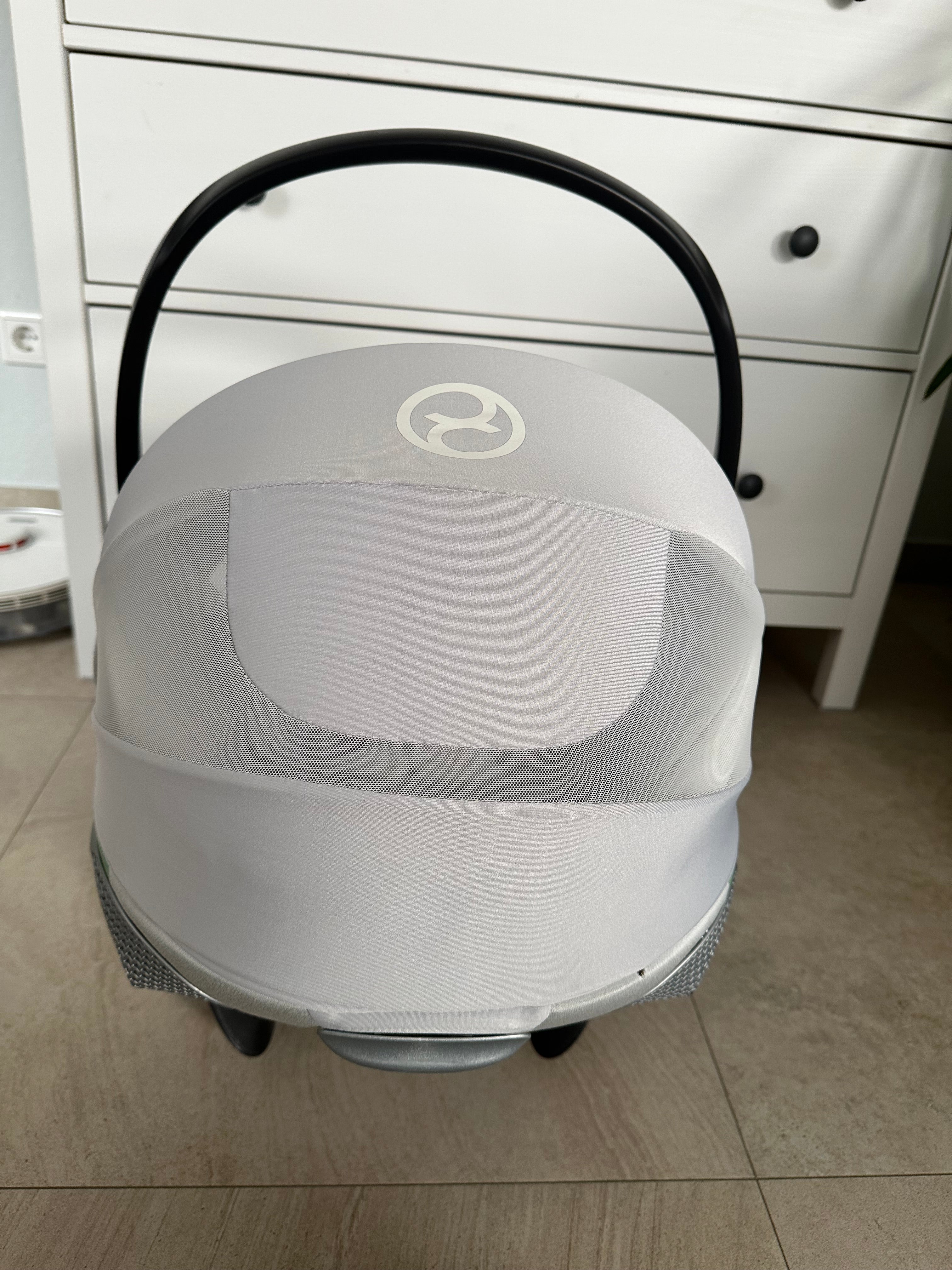 Cybex cloud T i-Size Platinum white plus - Babyschale mit Liegefunktion