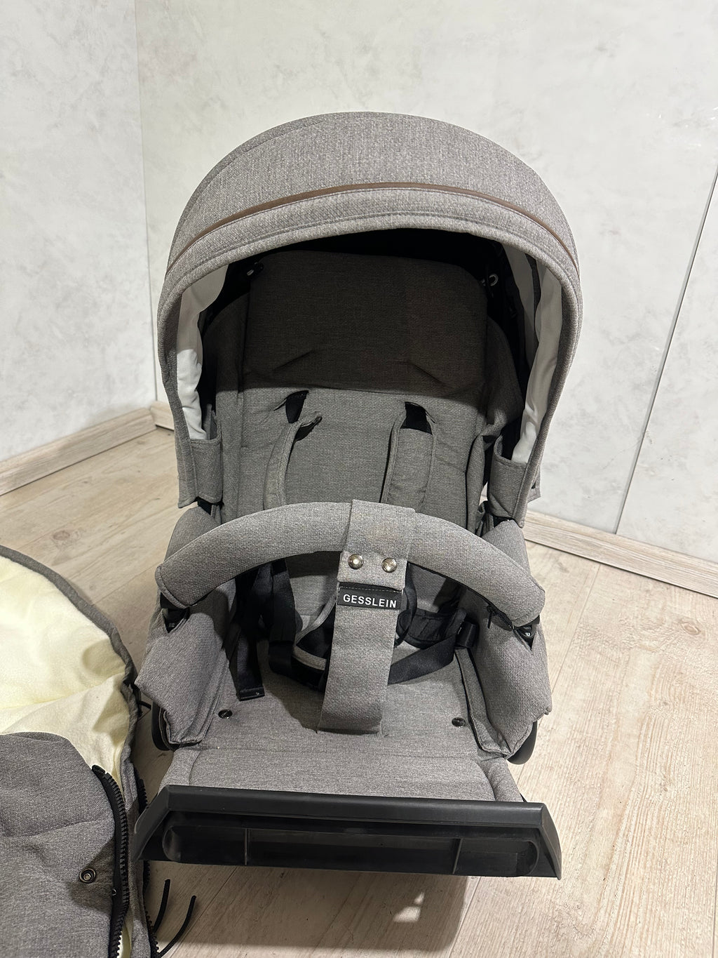 Gesslein Sitzeinheit Sportwagenaufsatz Classic grau mit Loop und Fußsack