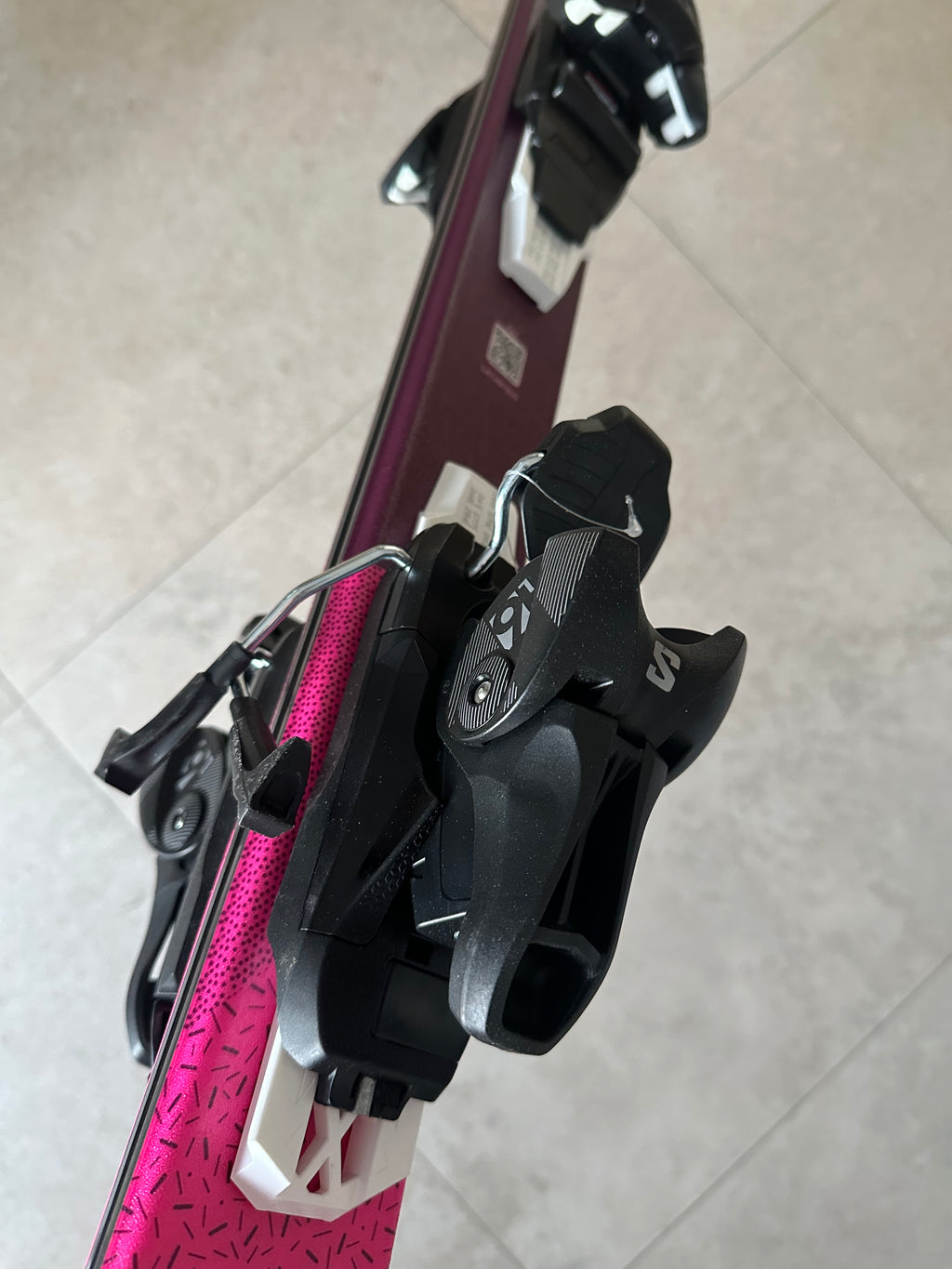 Salomon Lux JR 130cm Kinder-Ski mit Bindung – Leichter All-Mountain Ski für junge Fahrer