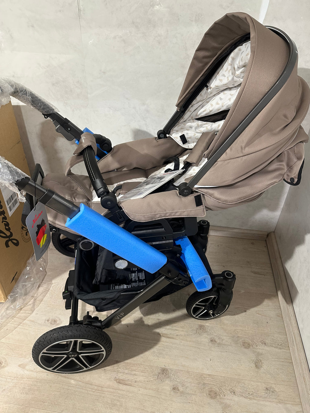 Hartan VIP GTS Sportwagen happy feet Kinderwagen mit Sportsitz