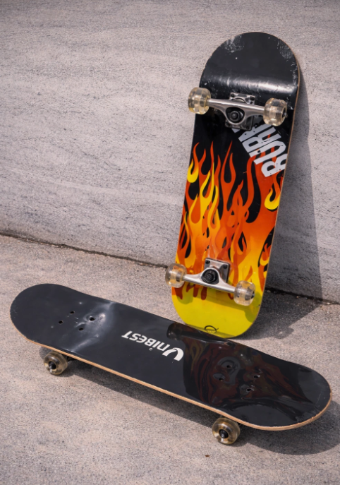 Skateboard UNIBEST 80 x 20 cm – Holzboard für Kinder mit 6 coolen Designs