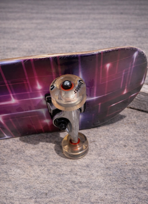 Skateboard UNIBEST 80 x 20 cm – Holzboard für Kinder mit 6 coolen Designs