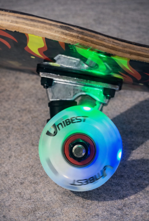 Skateboard UNIBEST 80 x 20 cm – Holzboard für Kinder mit 6 coolen Designs